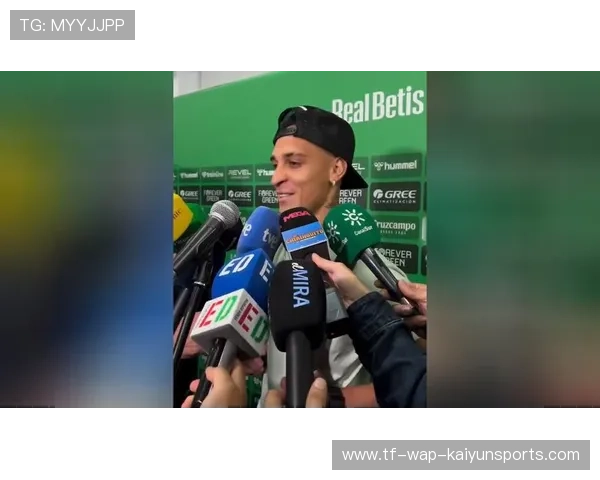 球员赛后采访精彩片段，球员采访背景板